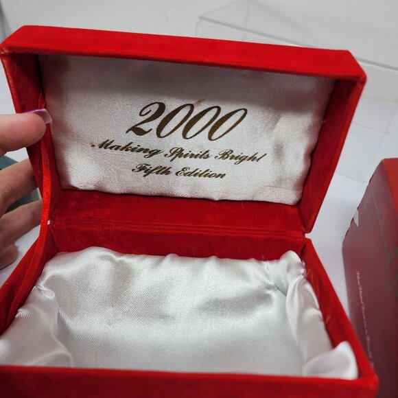 Madison Avenue Christmas Bell 2000 Silver Plated Making Spirits Bright Collector - Picture 9 of 11